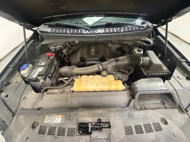 Used 2018 Lincoln Navigator L Select AWD/4WD image 15
