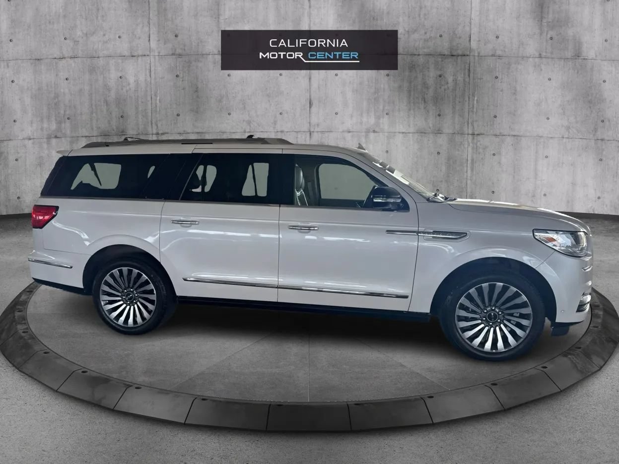 Used 2019 Lincoln Navigator L Reserve w/ Cargo Package AWD/4WD image 4