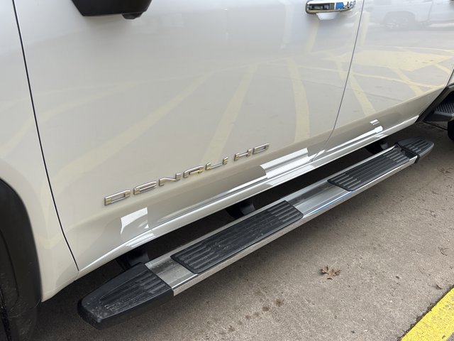 Used 2023 GMC Sierra 3500 Denali image 16