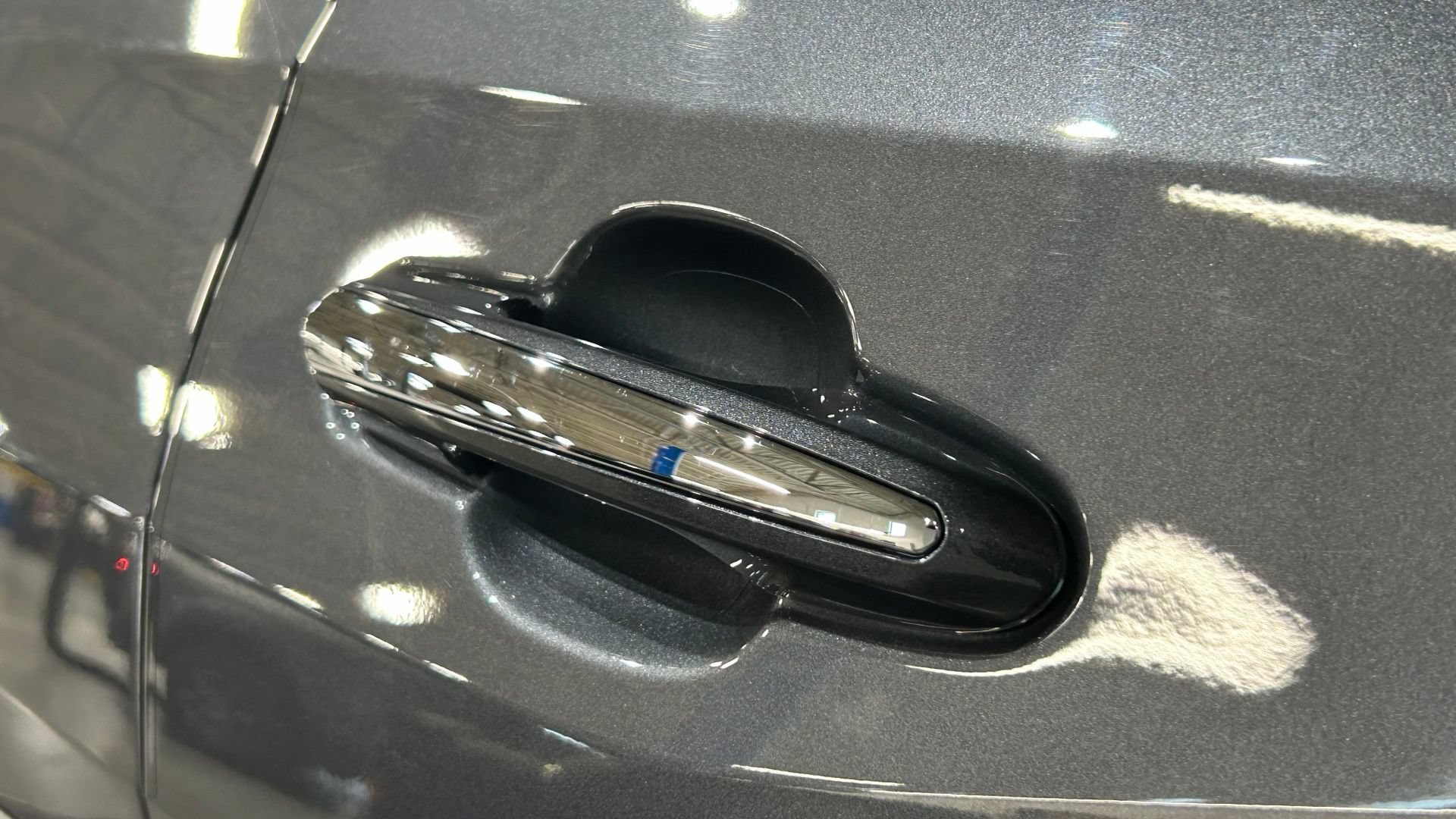 Used 2025 Toyota RAV4 Limited FWD image 17