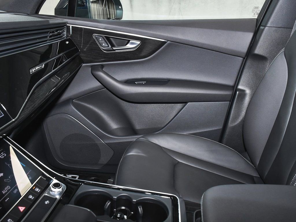 Used 2025 Audi Q7 3.0T Premium w/ Convenience Package image 56