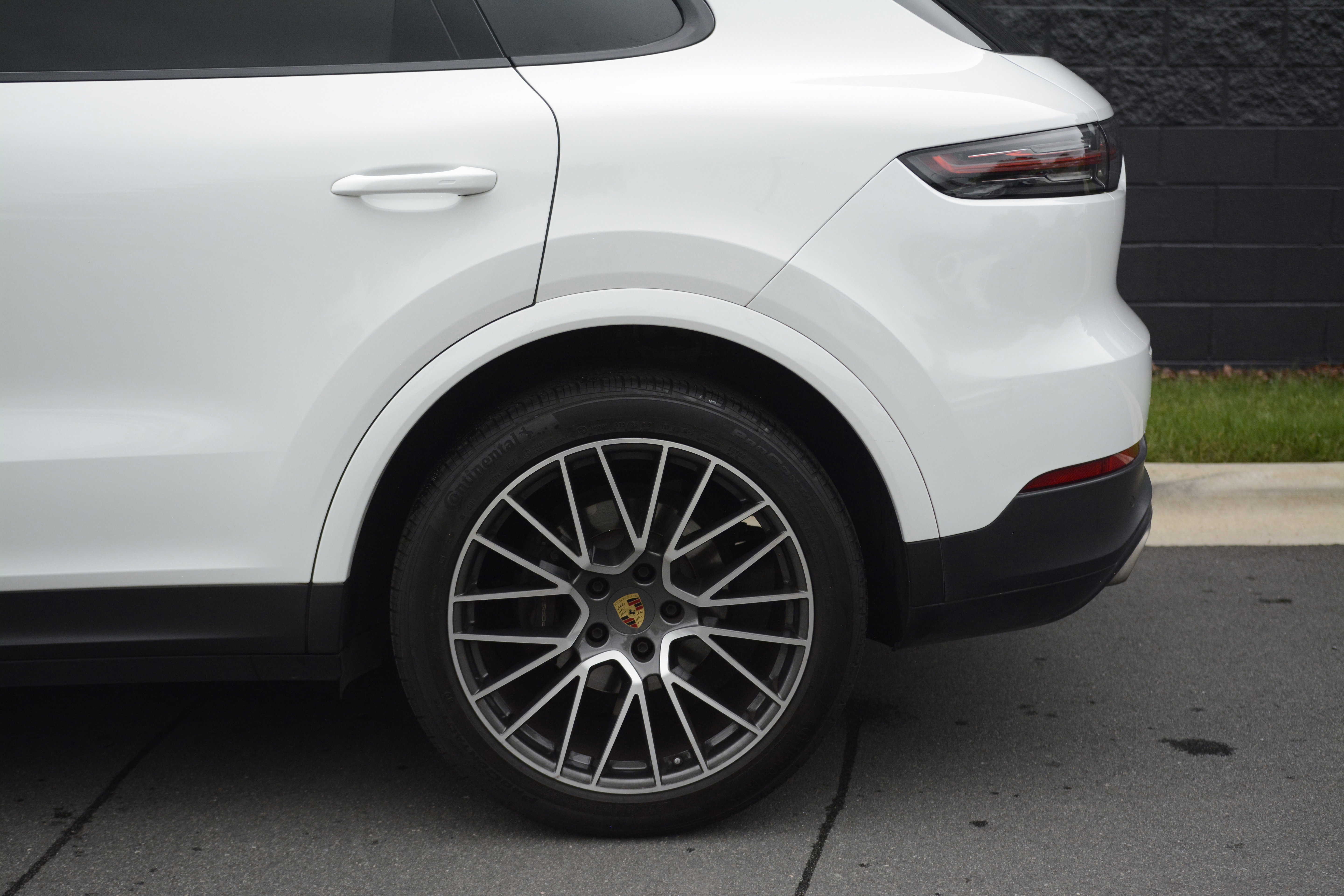 Certified 2023 Porsche Cayenne AWD/4WD image 39