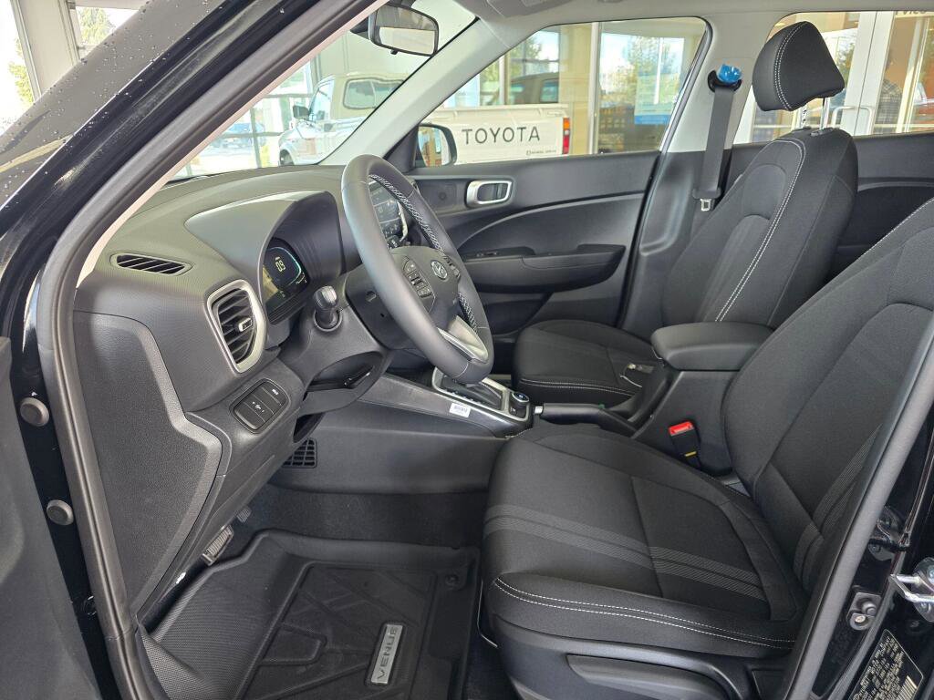 New 2026 Hyundai Venue SEL FWD image 17