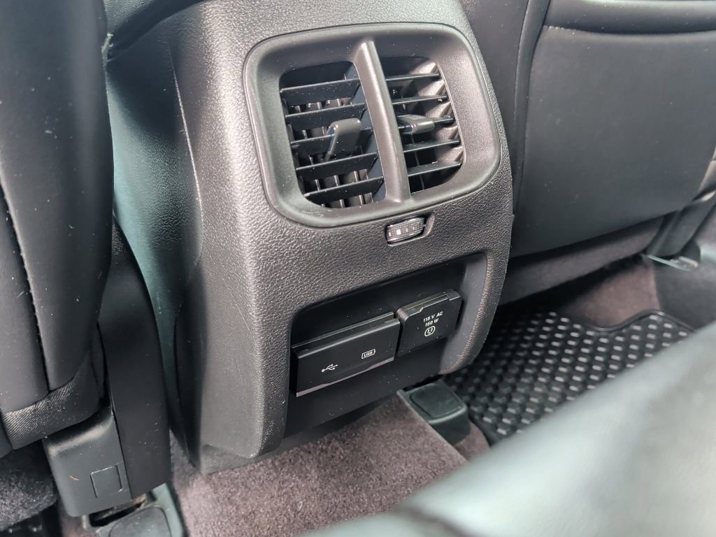 Used 2019 Jeep Cherokee Trailhawk w/ Cold Weather Group AWD/4WD image 32