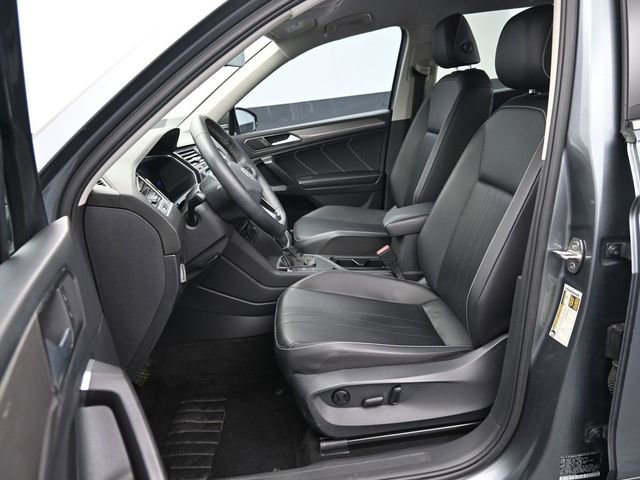 Used 2022 Volkswagen Tiguan SE image 40
