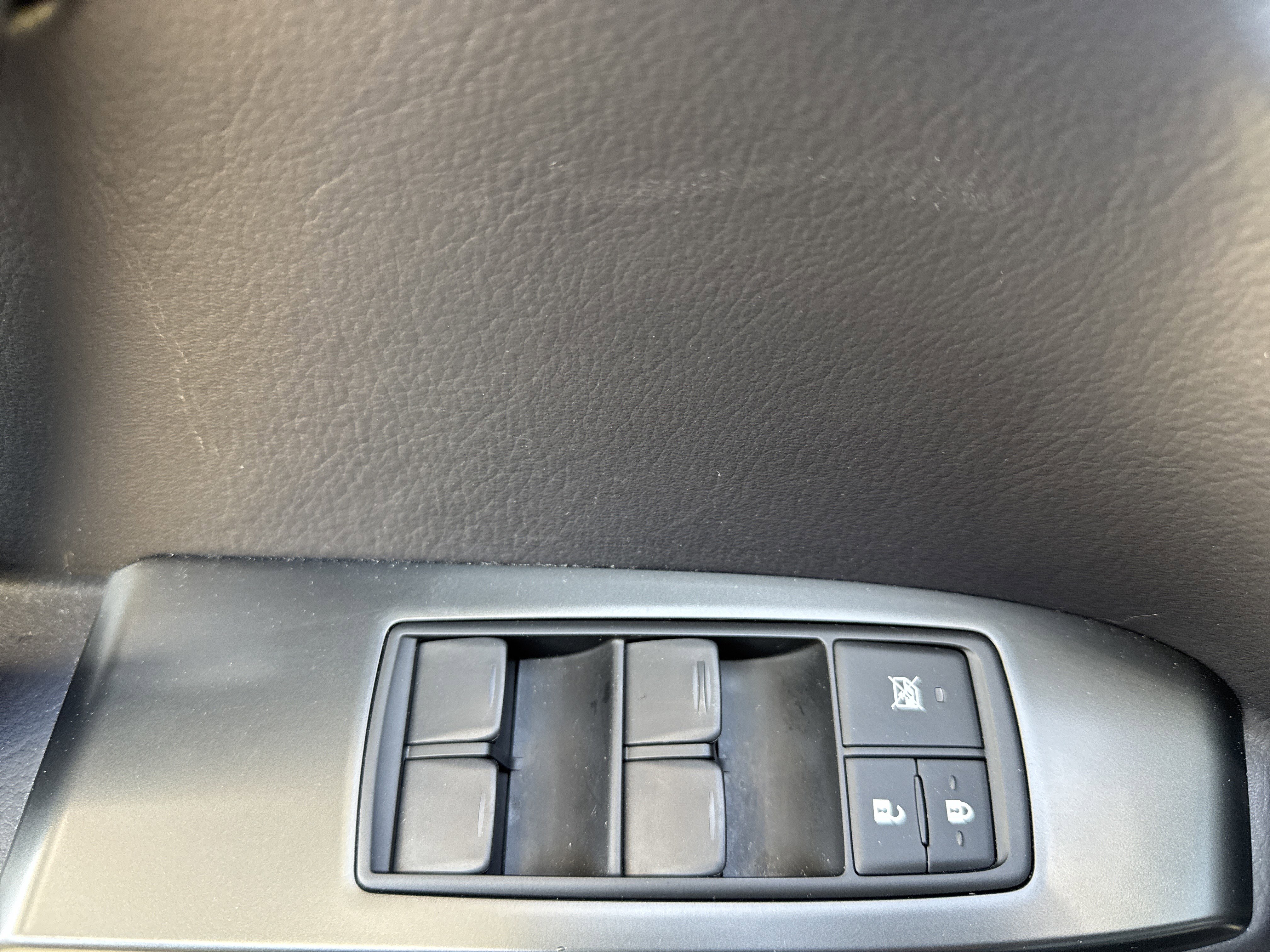 Used 2023 Lexus GX 460 Premium w/ Accessory Package AWD/4WD image 15