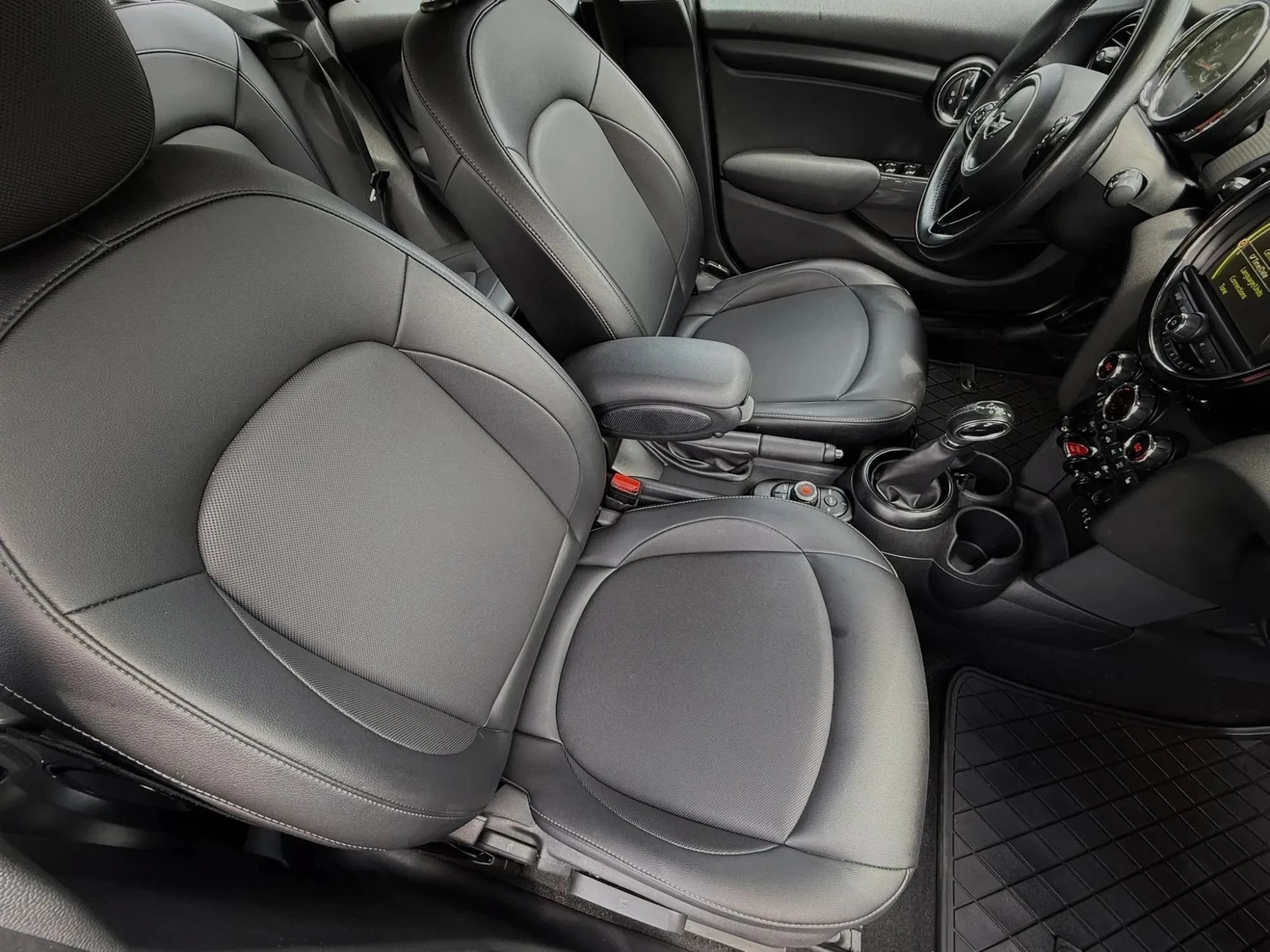 Used 2018 MINI Cooper 4-Door Hardtop FWD image 20