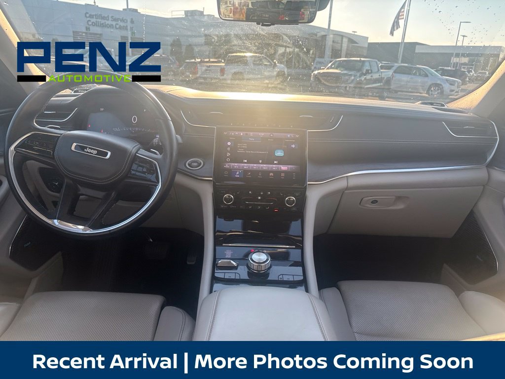 Used 2021 Jeep Grand Cherokee L Overland w/ Luxury Tech Group IV AWD/4WD image 12