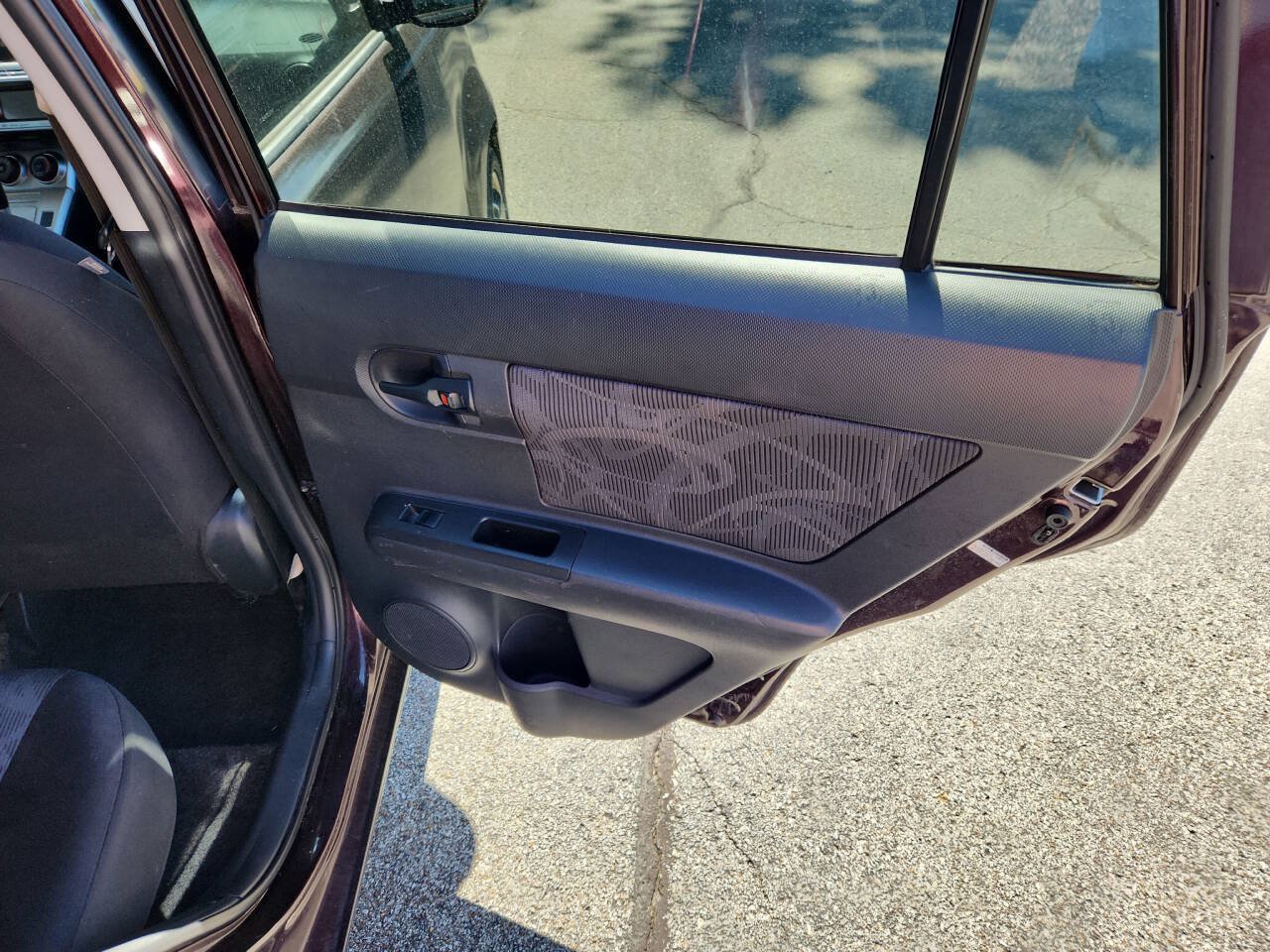 Used 2011 Scion xB FWD image 17
