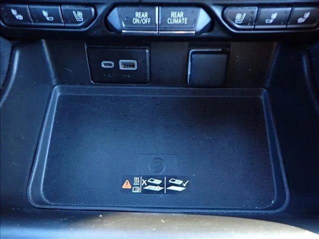 Used 2023 Chevrolet Suburban Premier image 23