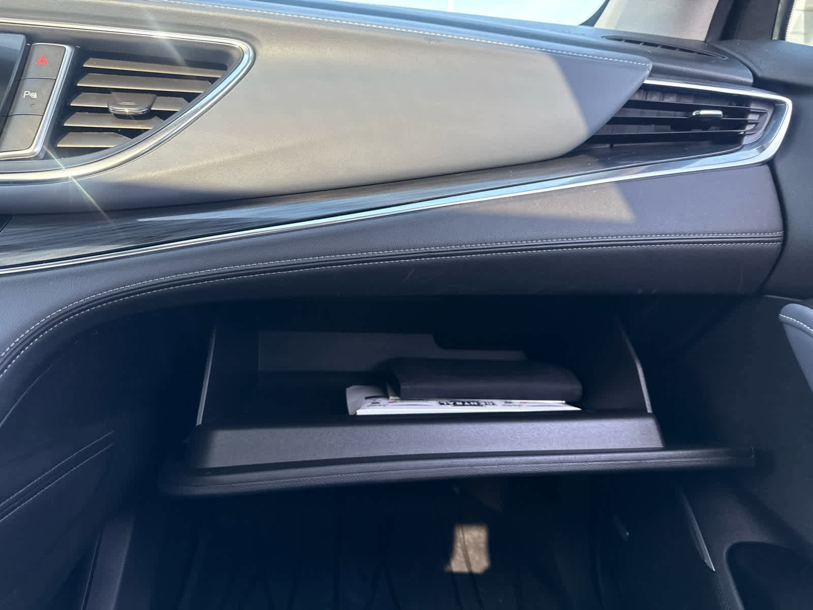 Used 2021 Buick Enclave Essence w/ Sport Touring Edition image 21