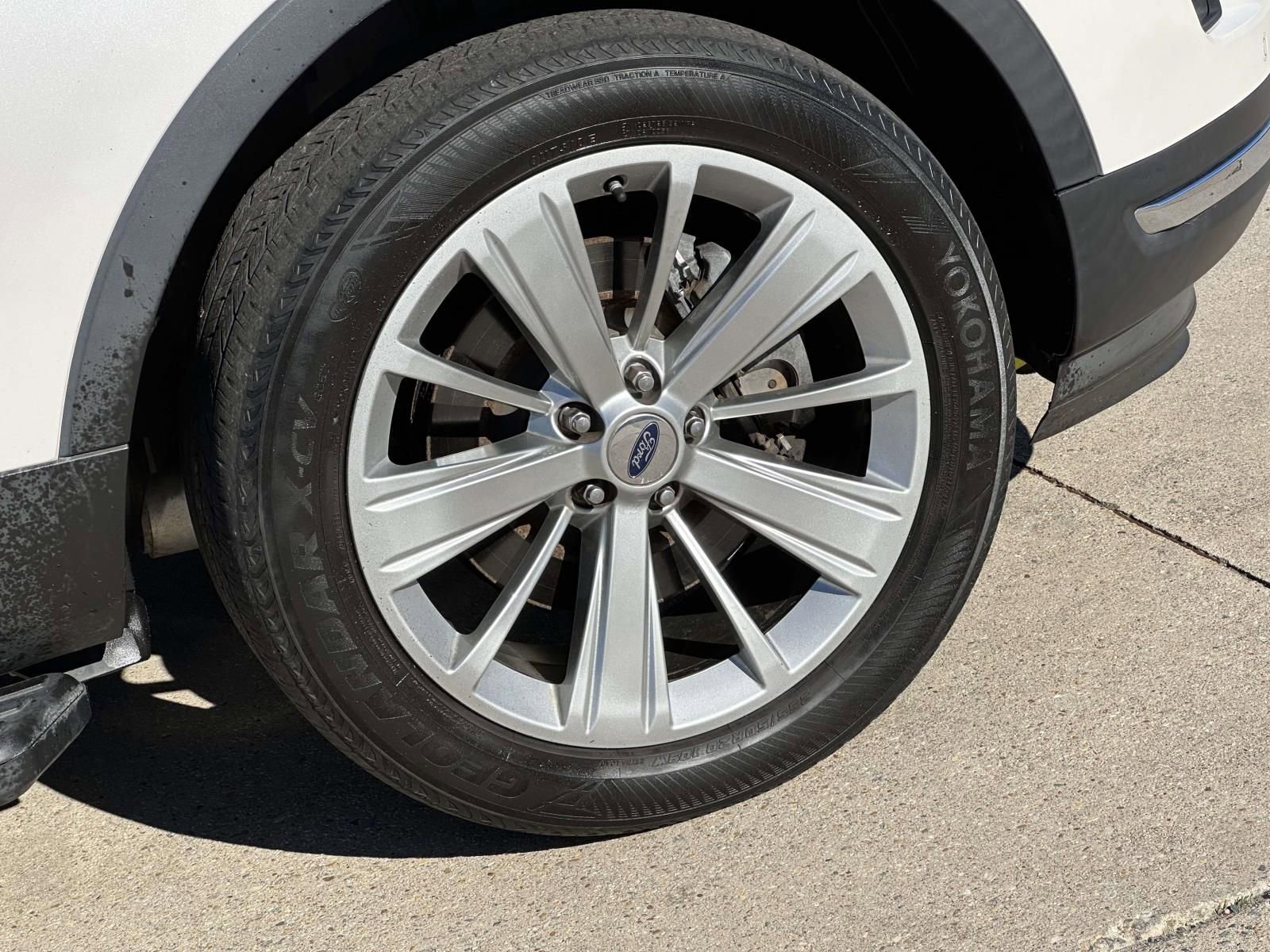 Used 2019 Ford Explorer Limited AWD/4WD image 7