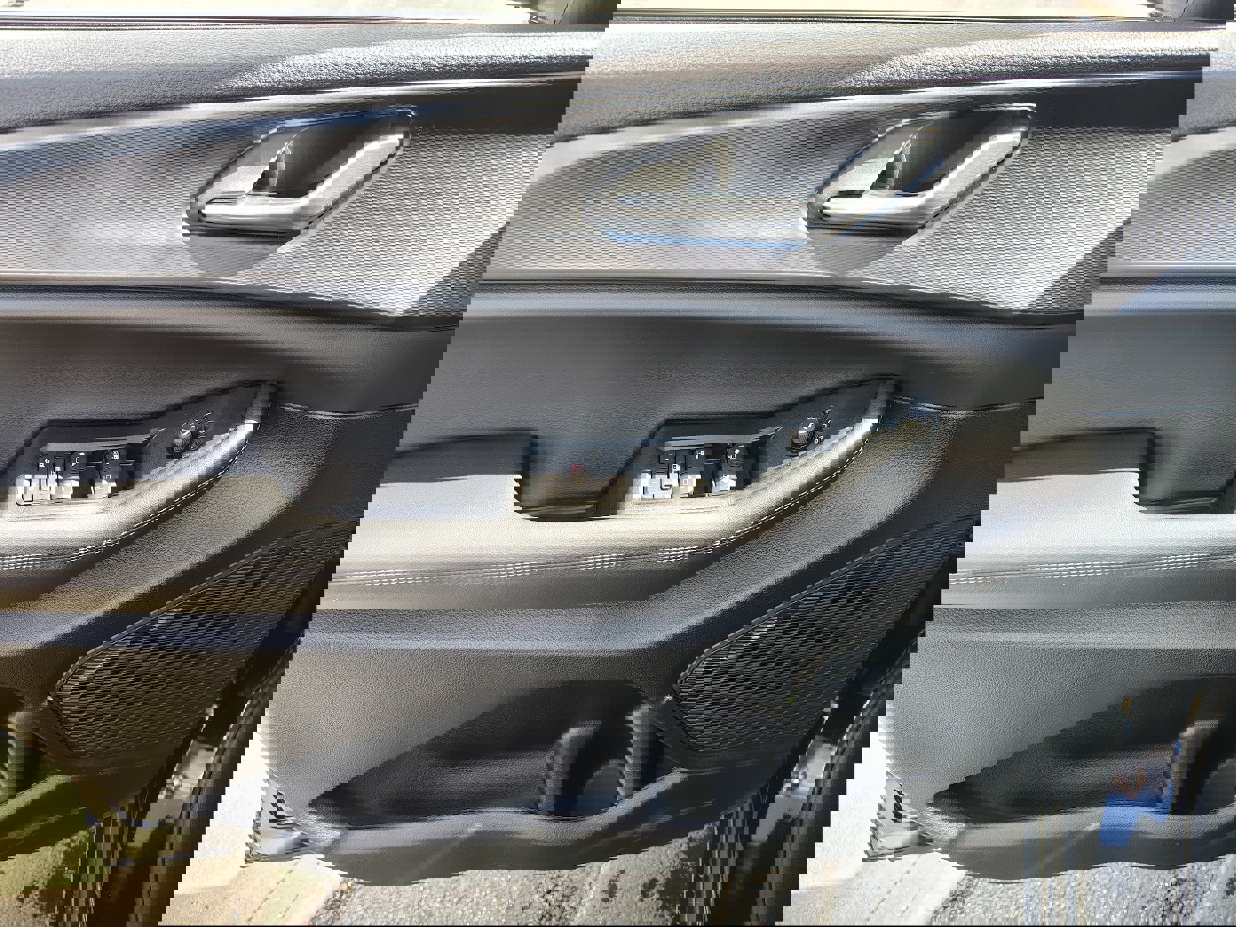 New 2025 Jeep Grand Cherokee Laredo X w/ Luxury Tech Group I image 21