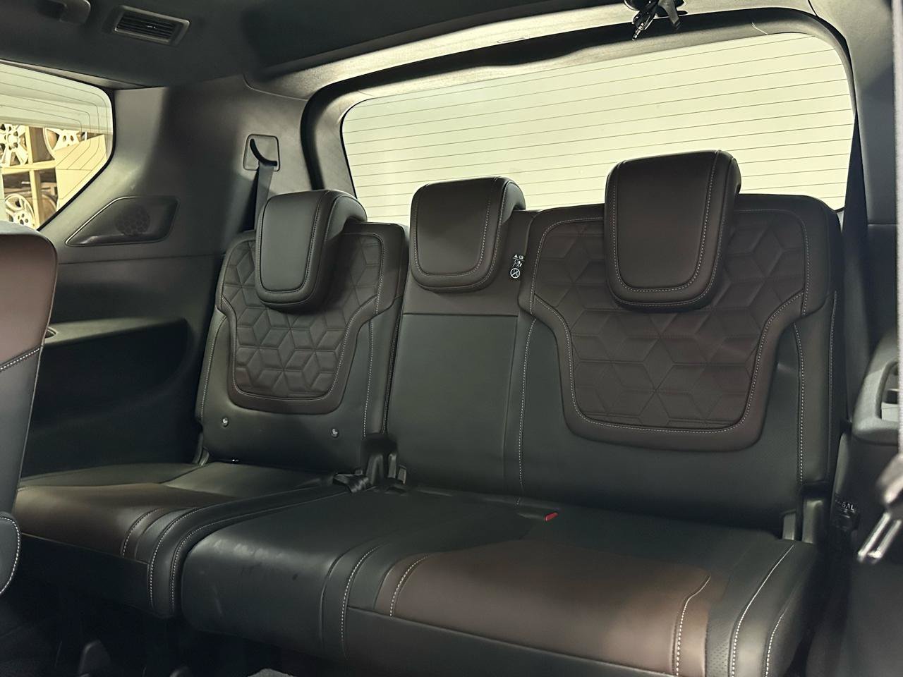 Used 2025 Nissan Armada Platinum w/ Convenience Package RWD image 21