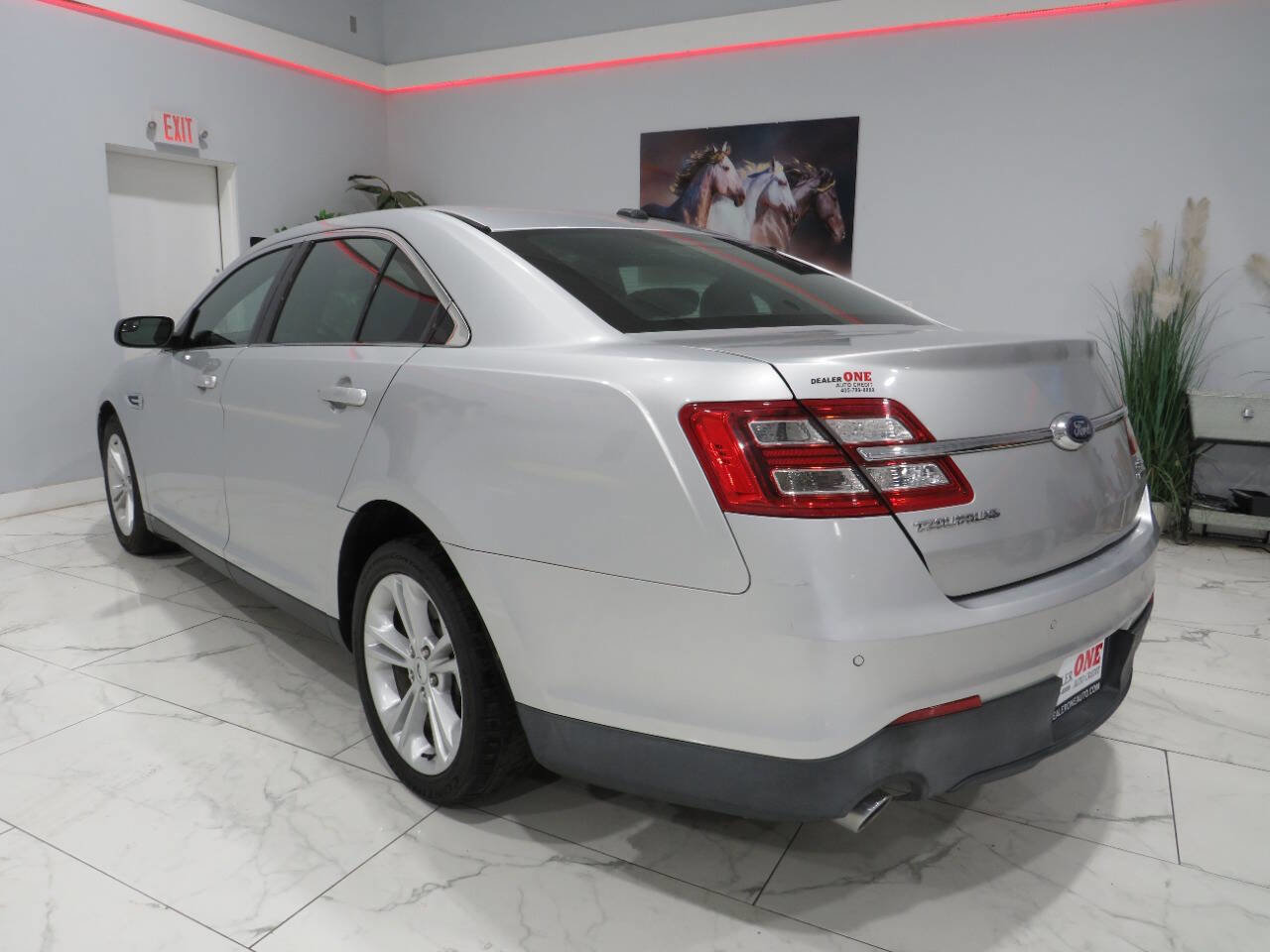 Used 2015 Ford Taurus SEL w/ Equipment Group 201A FWD image 5