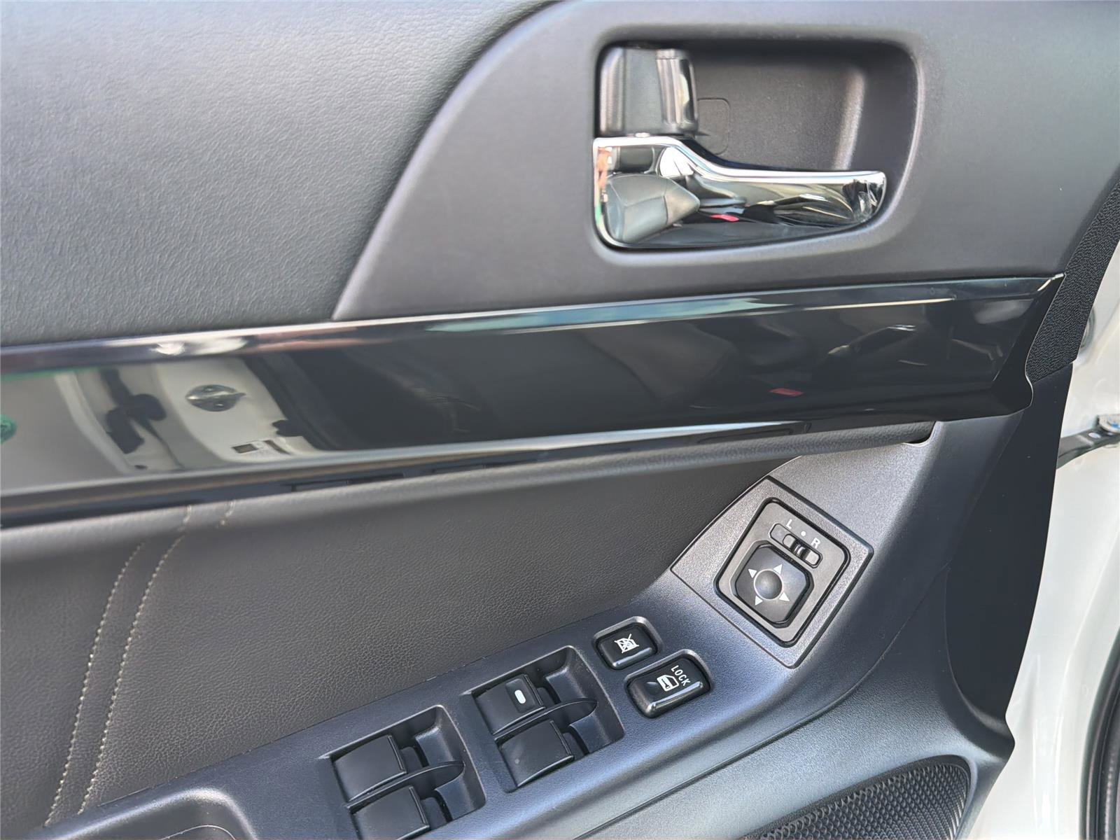 Used 2015 Mitsubishi Lancer Evolution MR image 36