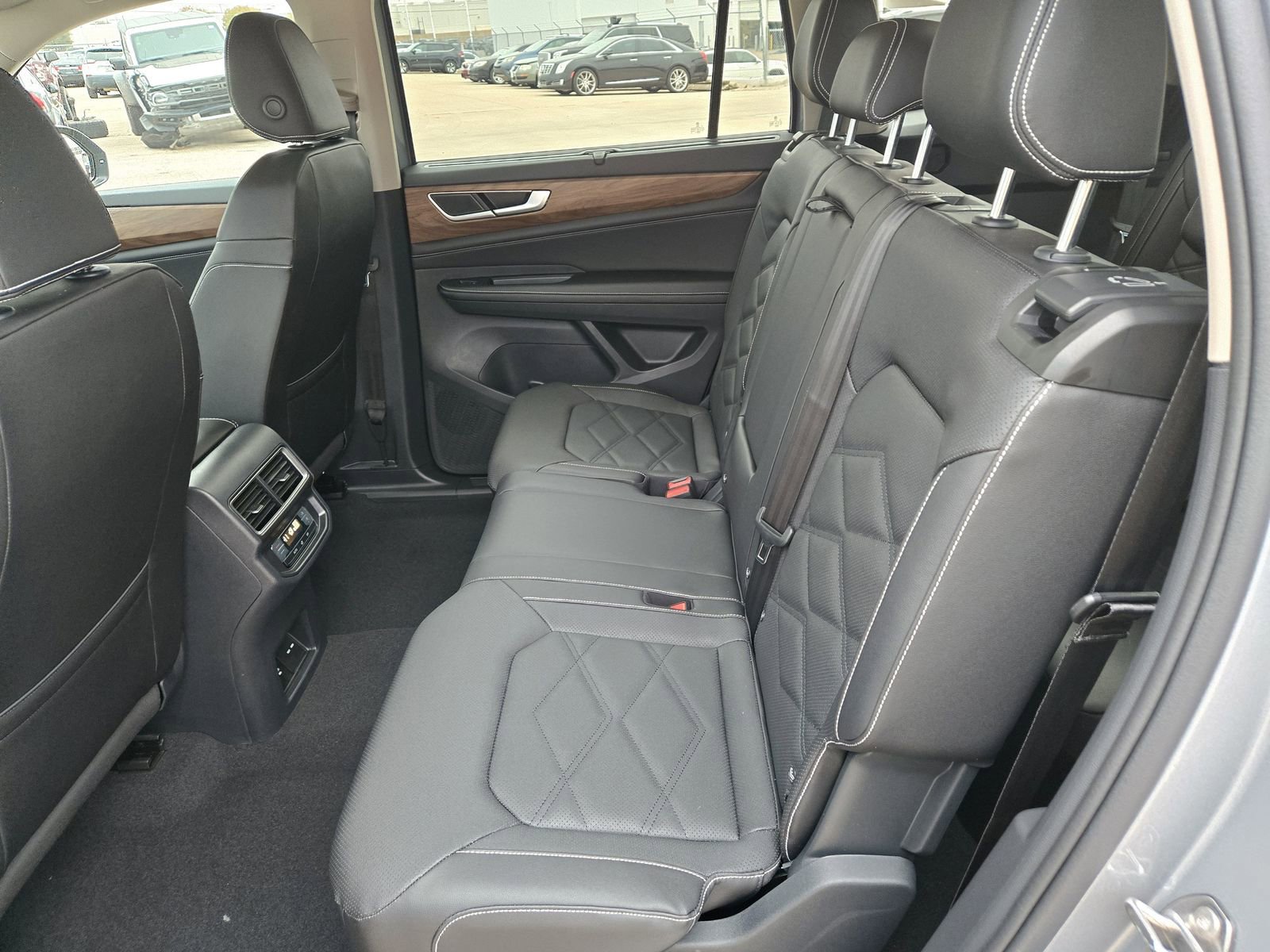 New 2026 Volkswagen Atlas SE image 17
