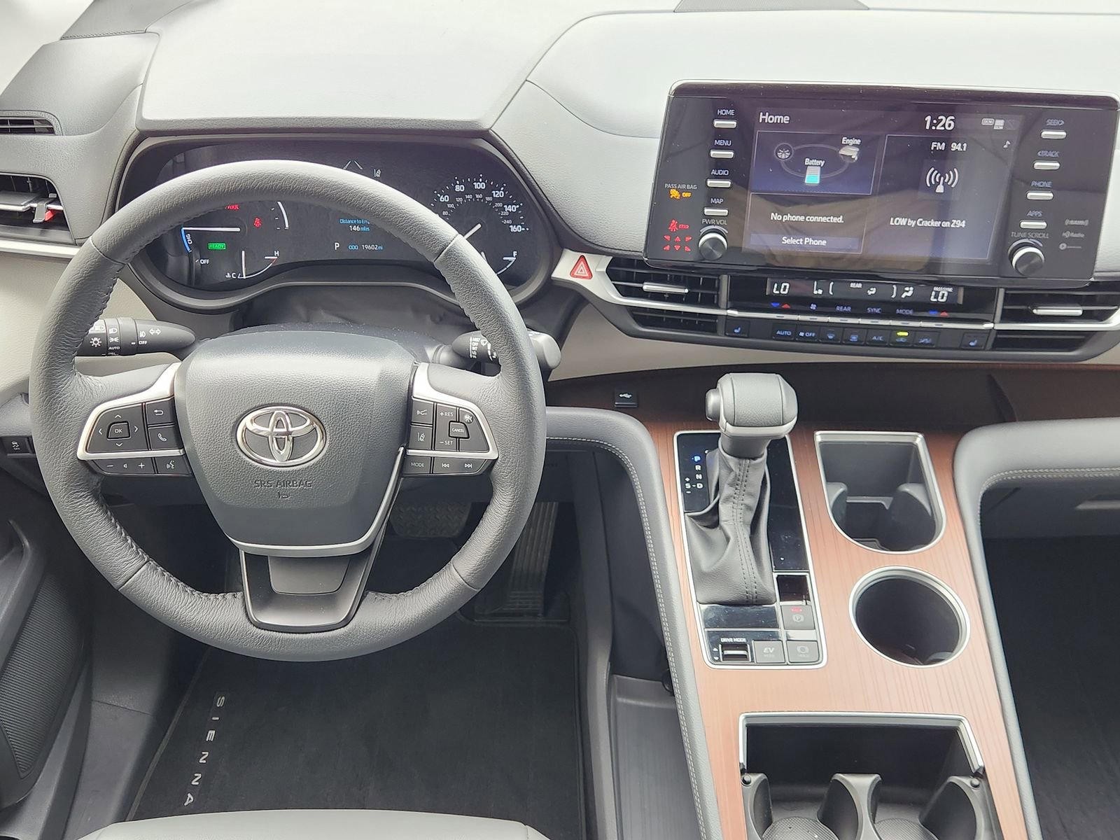 Used 2023 Toyota Sienna XLE FWD image 30