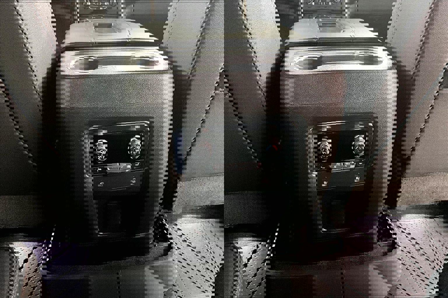 Used 2023 Chevrolet Suburban High Country image 10