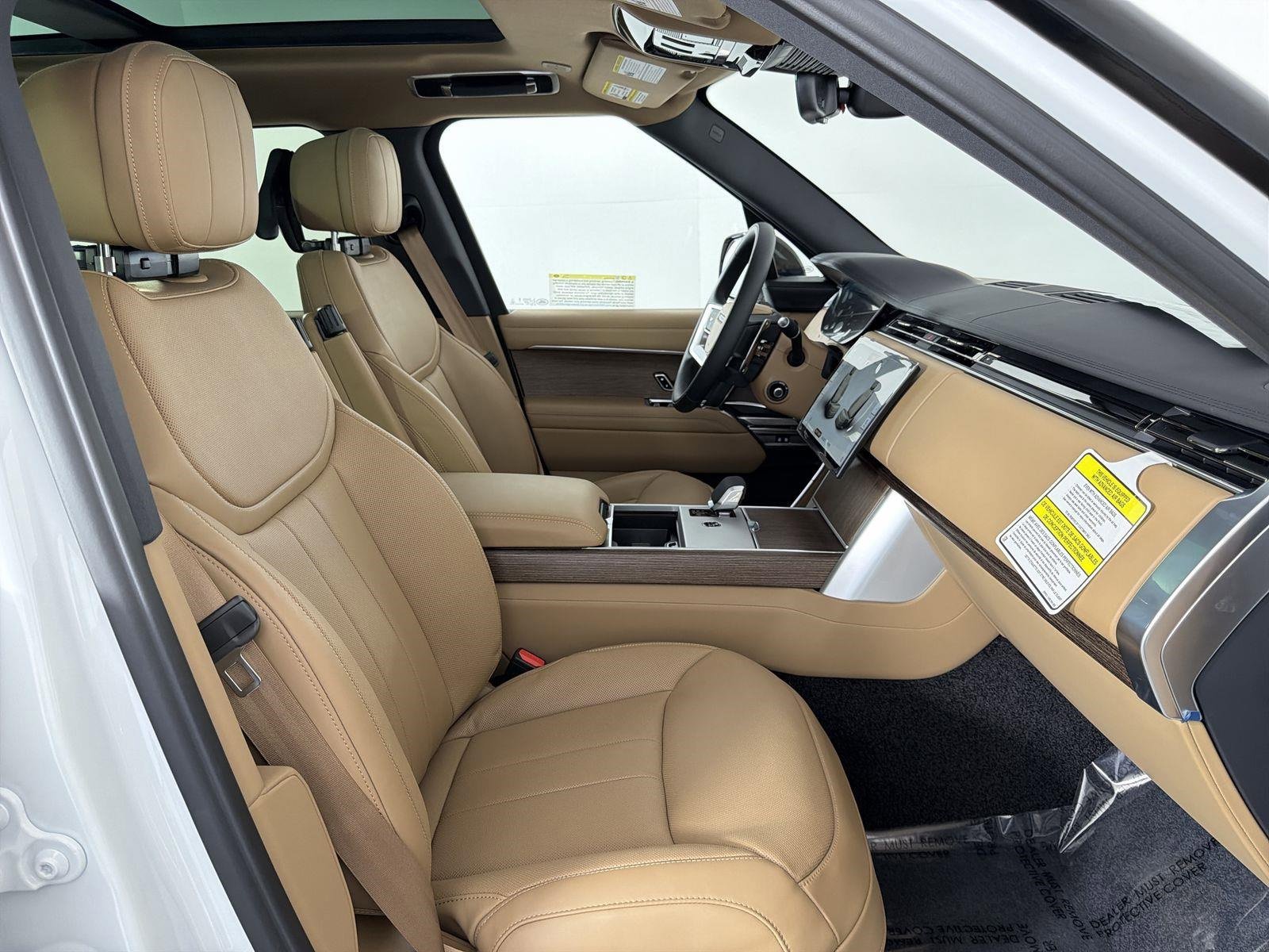 New 2025 Land Rover Range Rover SE image 32