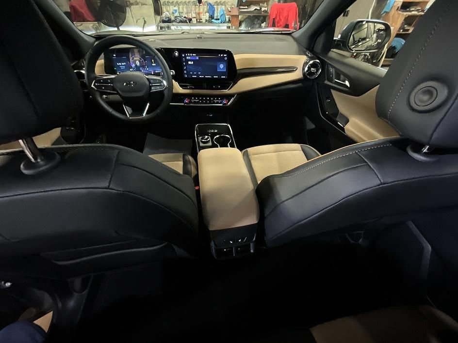 Used 2026 Chevrolet Equinox ACTIV w/ Convenience Package III image 3