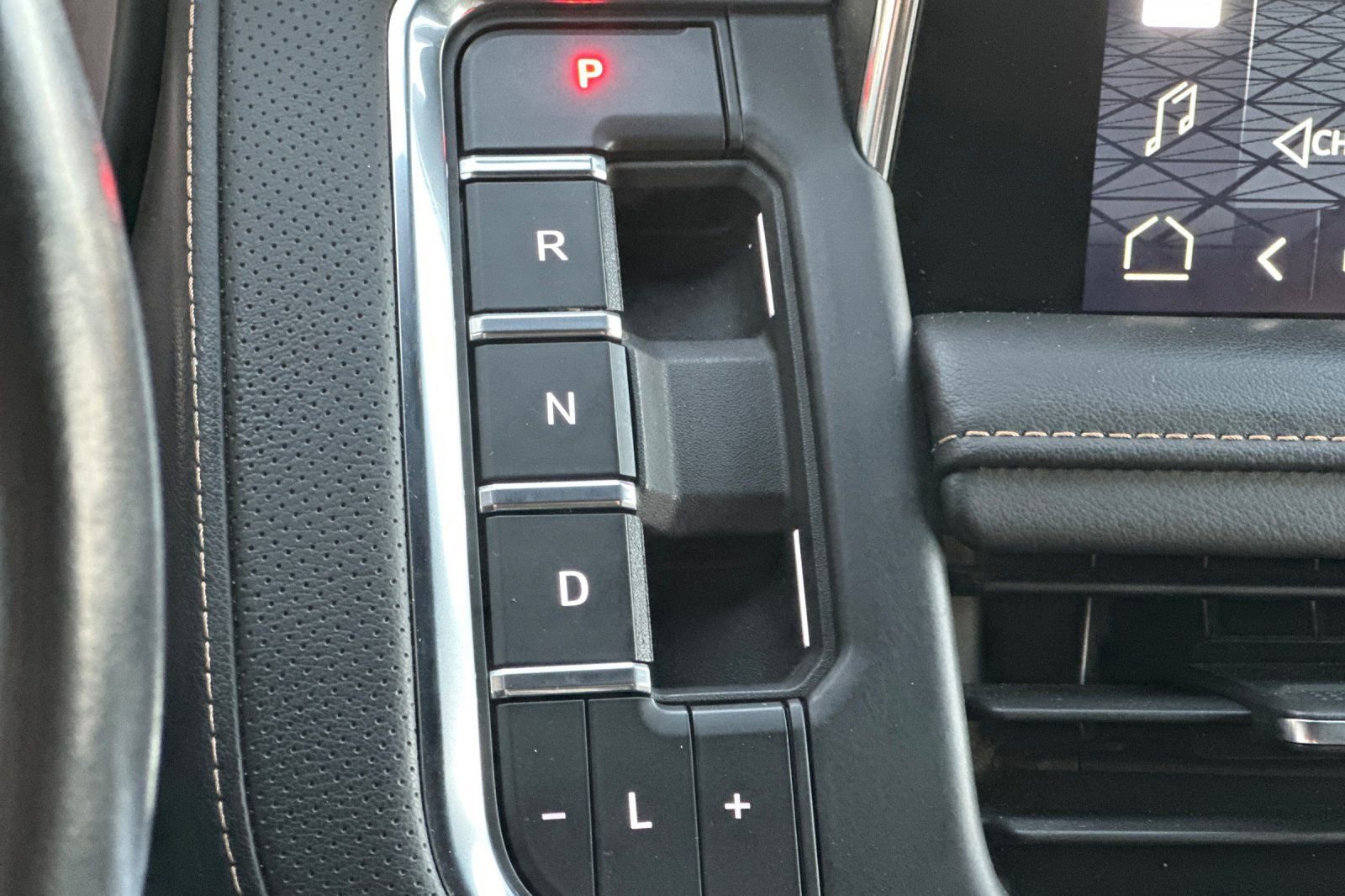 Certified 2022 GMC Yukon AT4 image 24