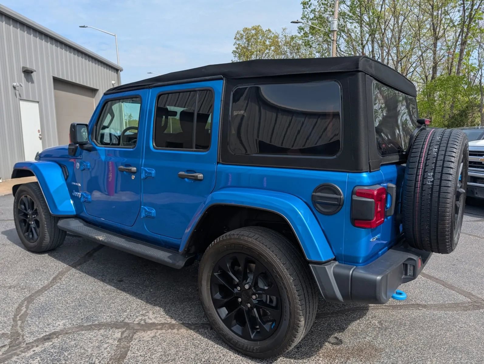 Used 2022 Jeep Wrangler Unlimited Sahara w/ Cold Weather Group image 2