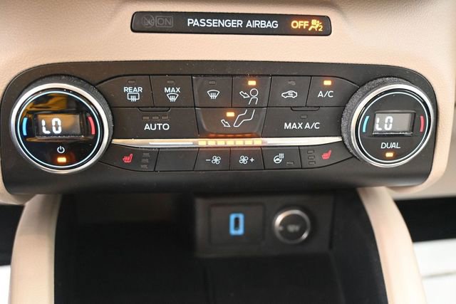 Certified 2020 Ford Escape Titanium AWD/4WD image 13