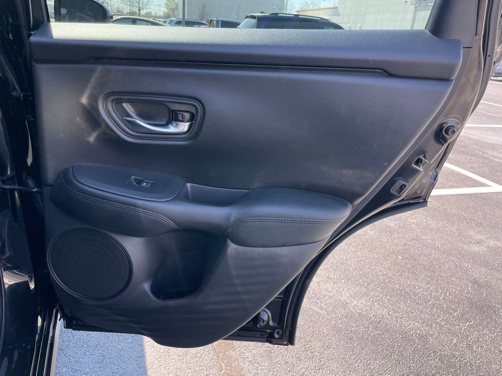 Certified 2025 Honda HR-V LX image 34