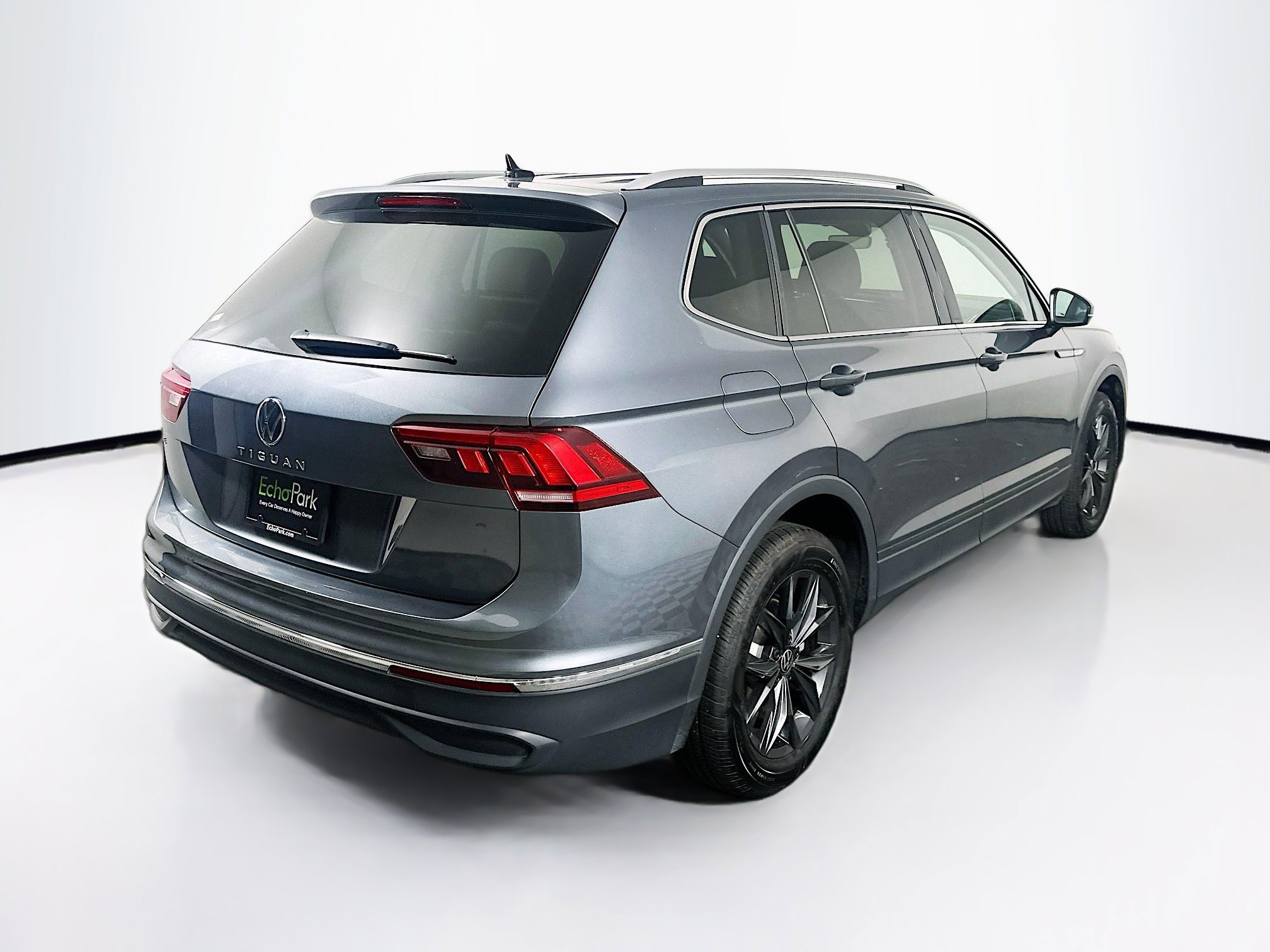 Used 2024 Volkswagen Tiguan Wolfsburg Edition image 9