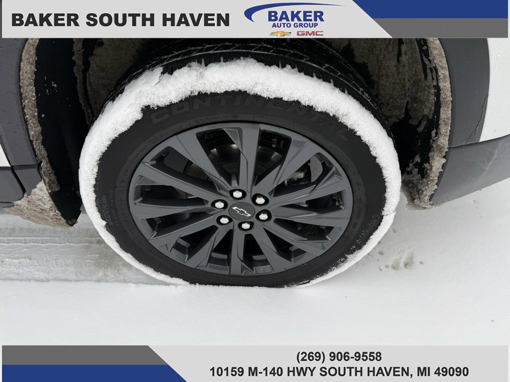 Used 2023 Chevrolet Traverse RS image 4