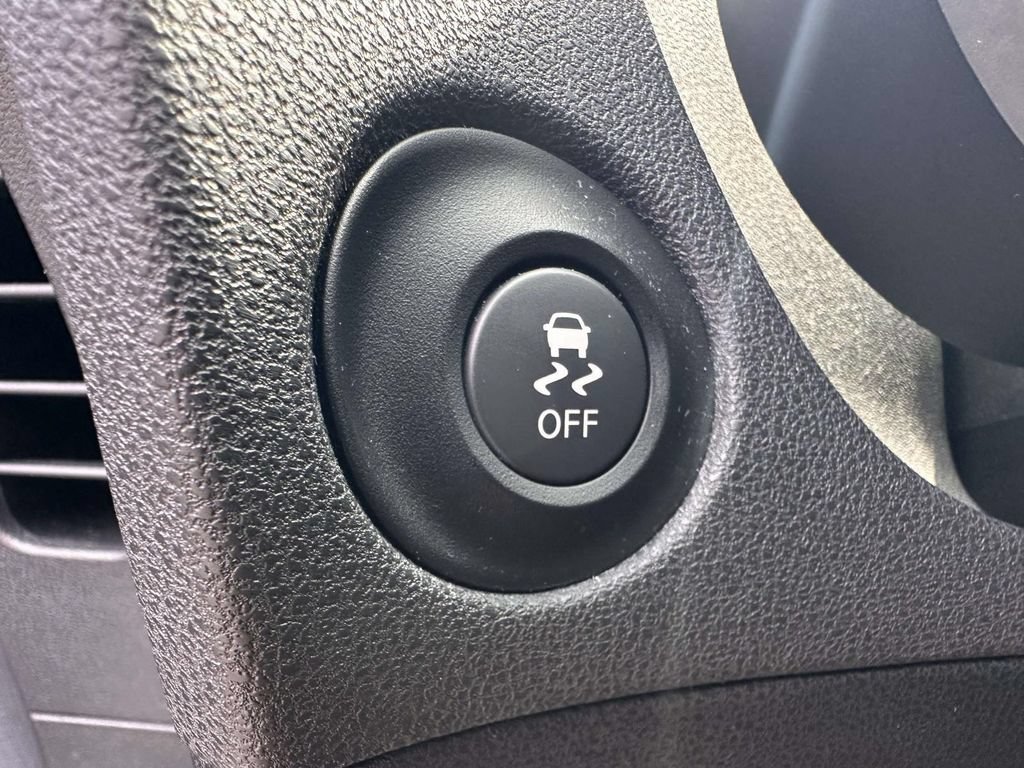 Used 2019 Nissan 370Z Roadster RWD image 14