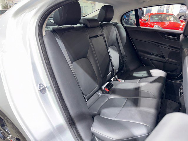 Used 2017 Jaguar XE Premium image 58