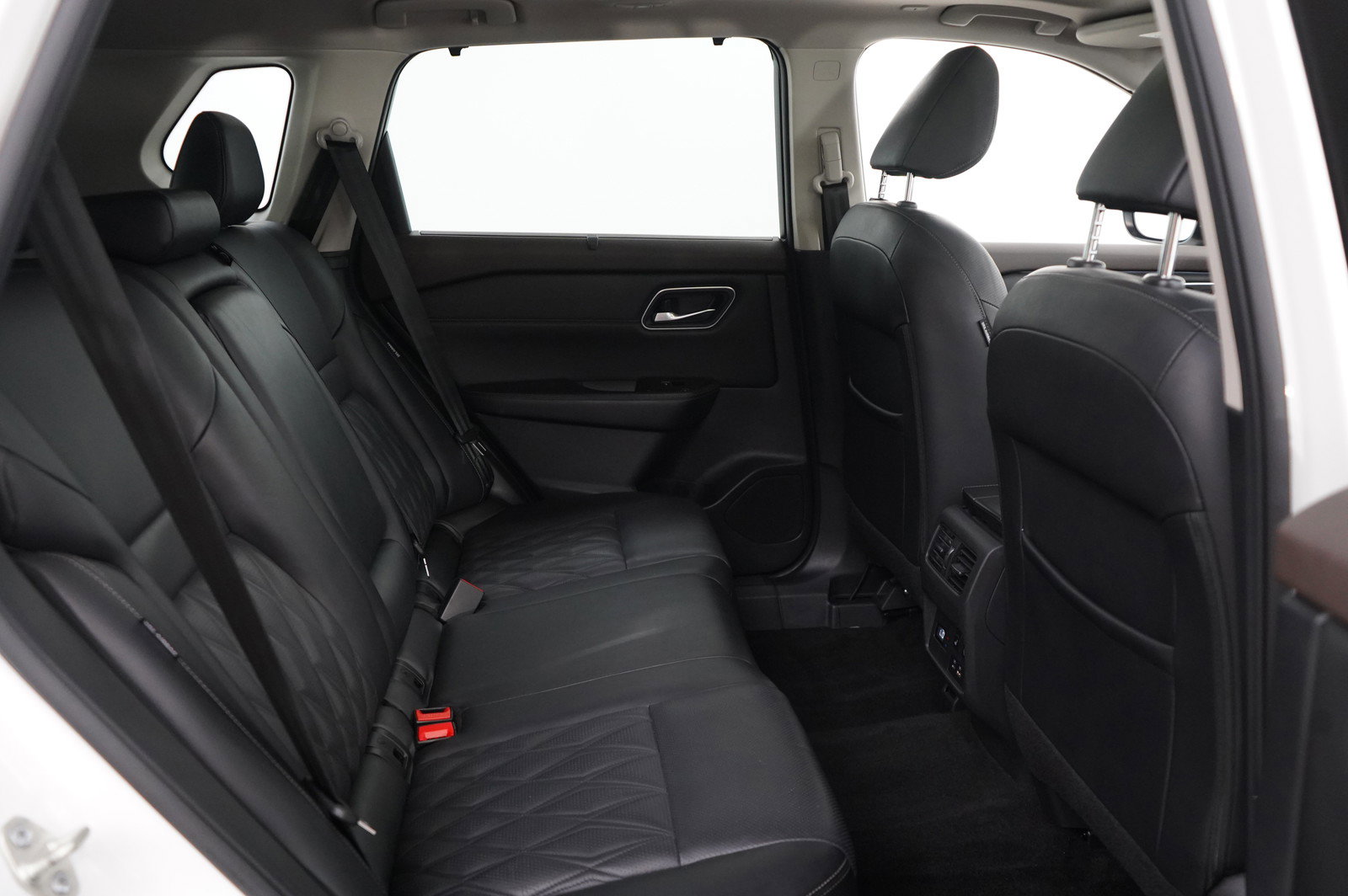 Used 2022 Nissan Rogue Platinum w/ Head-Up Display Package image 13