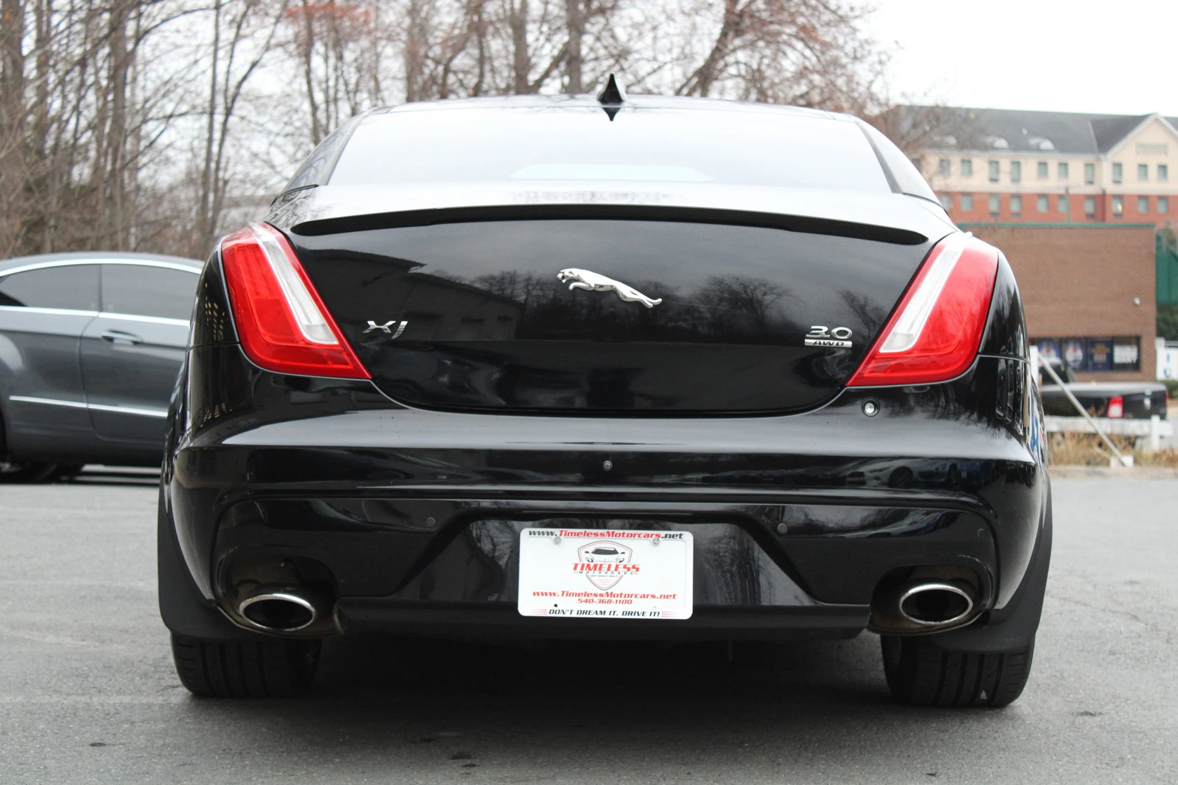 Used 2017 Jaguar XJ R-Sport AWD/4WD image 5