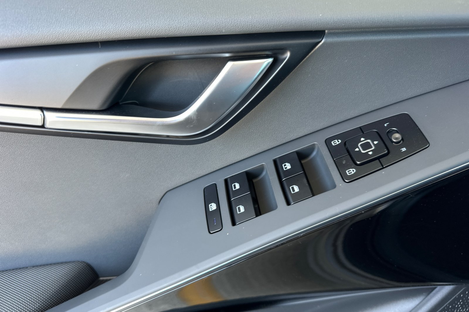 New 2026 Kia Niro EX FWD image 11