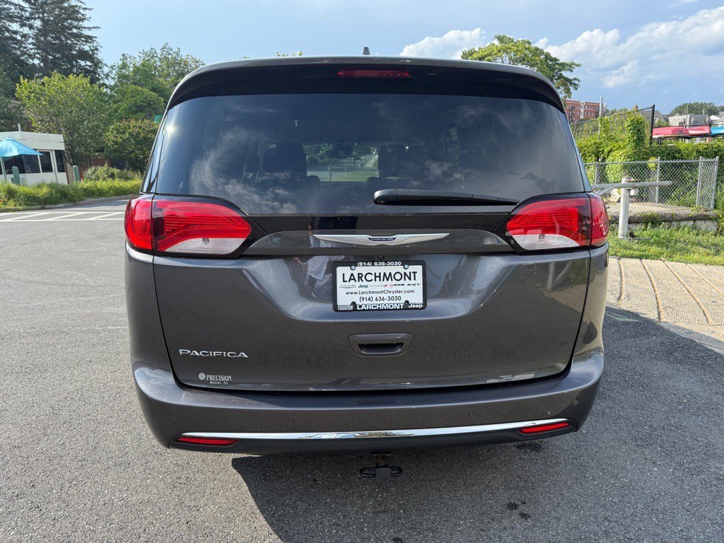 Certified 2019 Chrysler Pacifica Touring-L Plus w/ Advanced Safetytec Group image 4