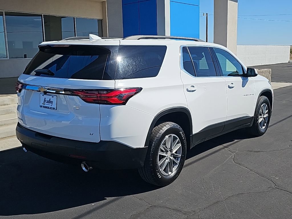 Used 2023 Chevrolet Traverse LT image 3