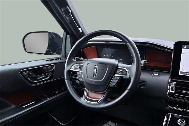 Used 2021 Lincoln Navigator Reserve image 16
