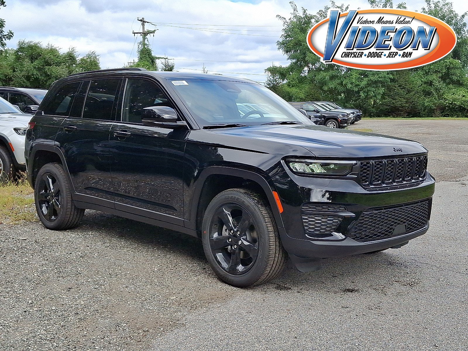 New 2025 Jeep Grand Cherokee Altitude