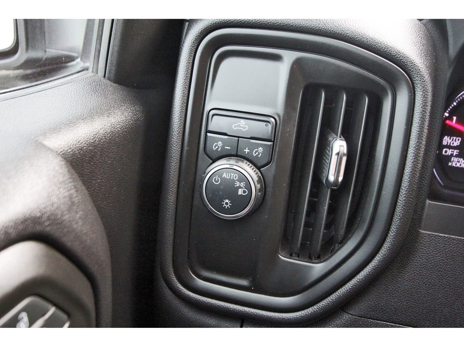 Used 2024 Chevrolet Silverado 1500 Custom image 22
