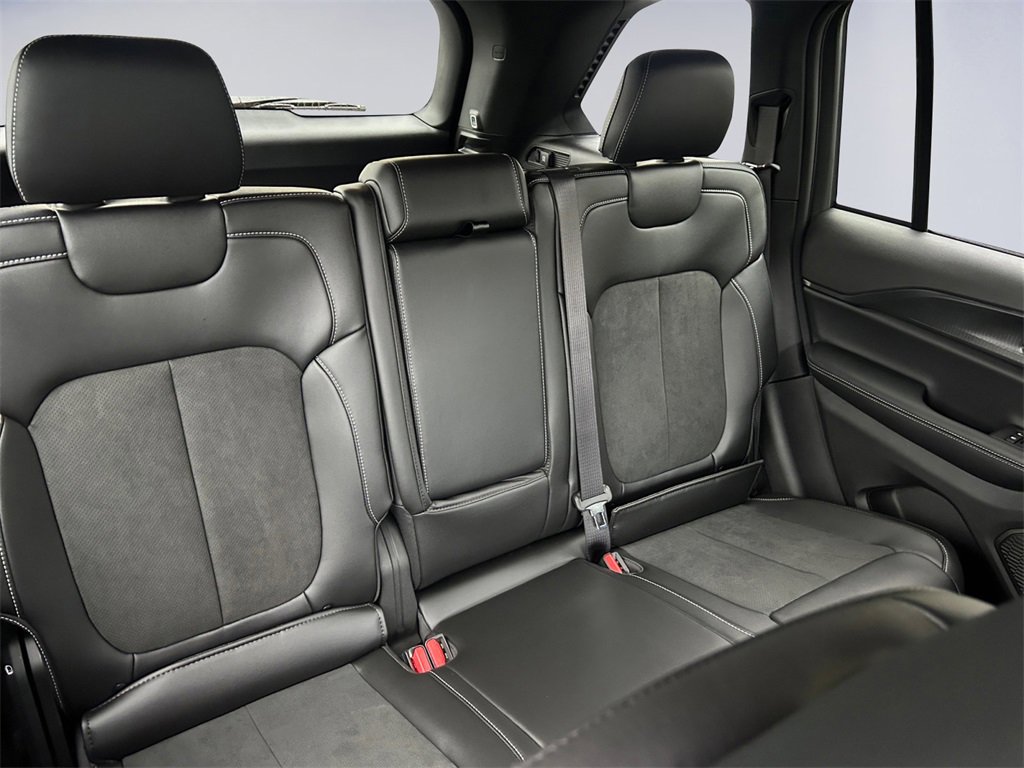 New 2025 Jeep Grand Cherokee 4WD image 18