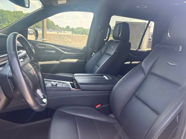 Used 2022 Cadillac Escalade Luxury AWD/4WD image 3