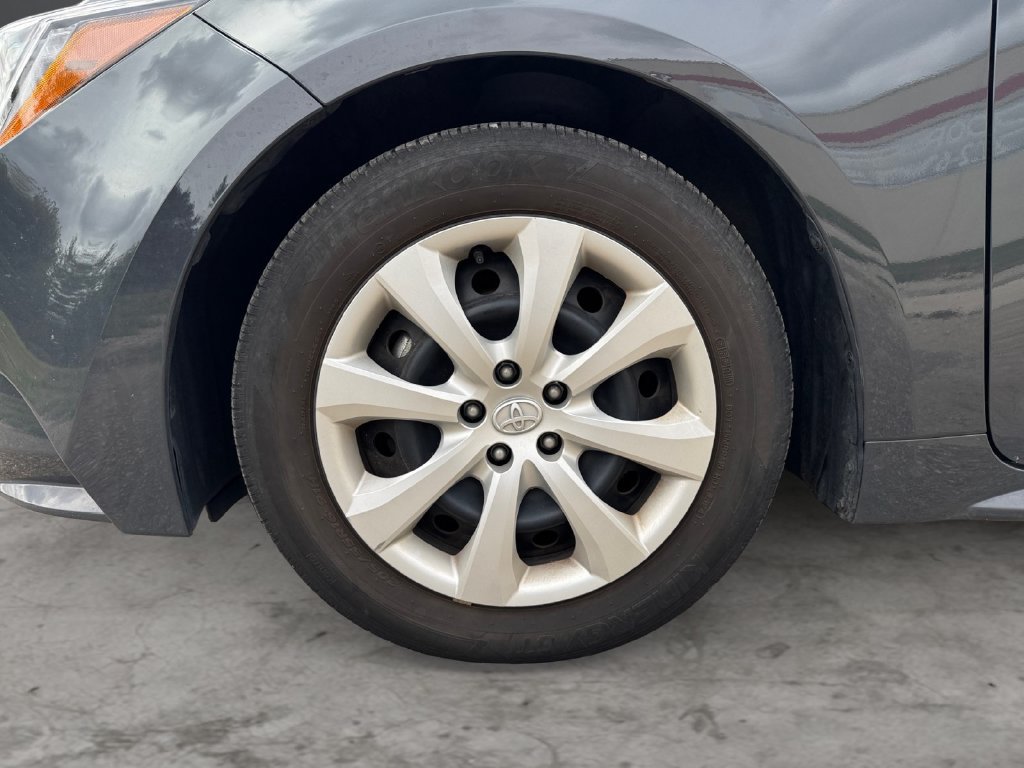 Certified 2025 Toyota Corolla LE FWD image 9