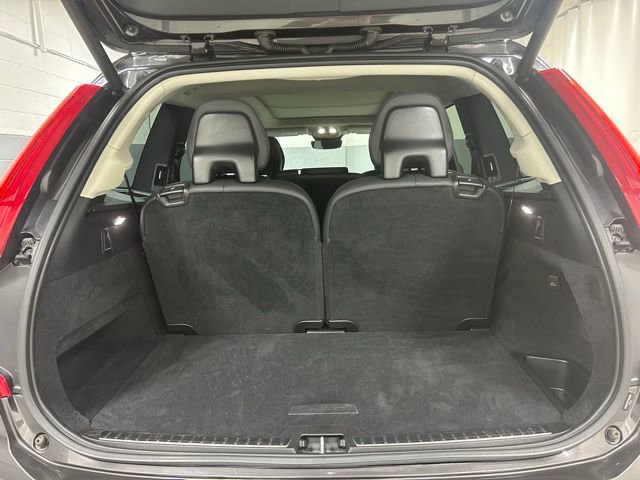 Used 2023 Volvo XC90 B6 Plus image 7
