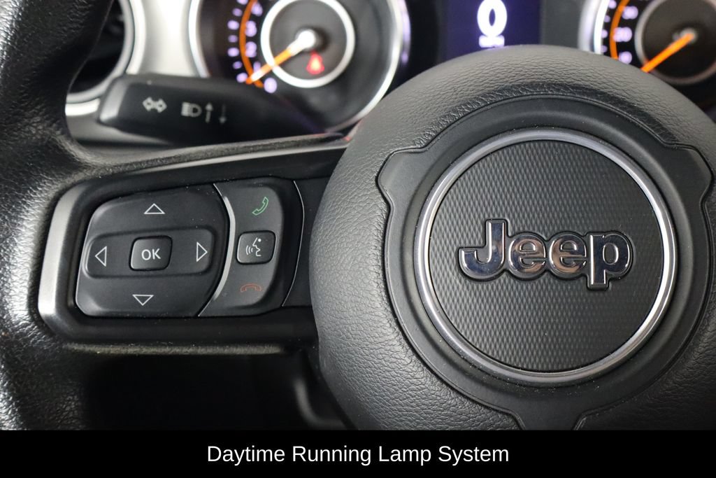 Used 2022 Jeep Gladiator Sport AWD/4WD image 8