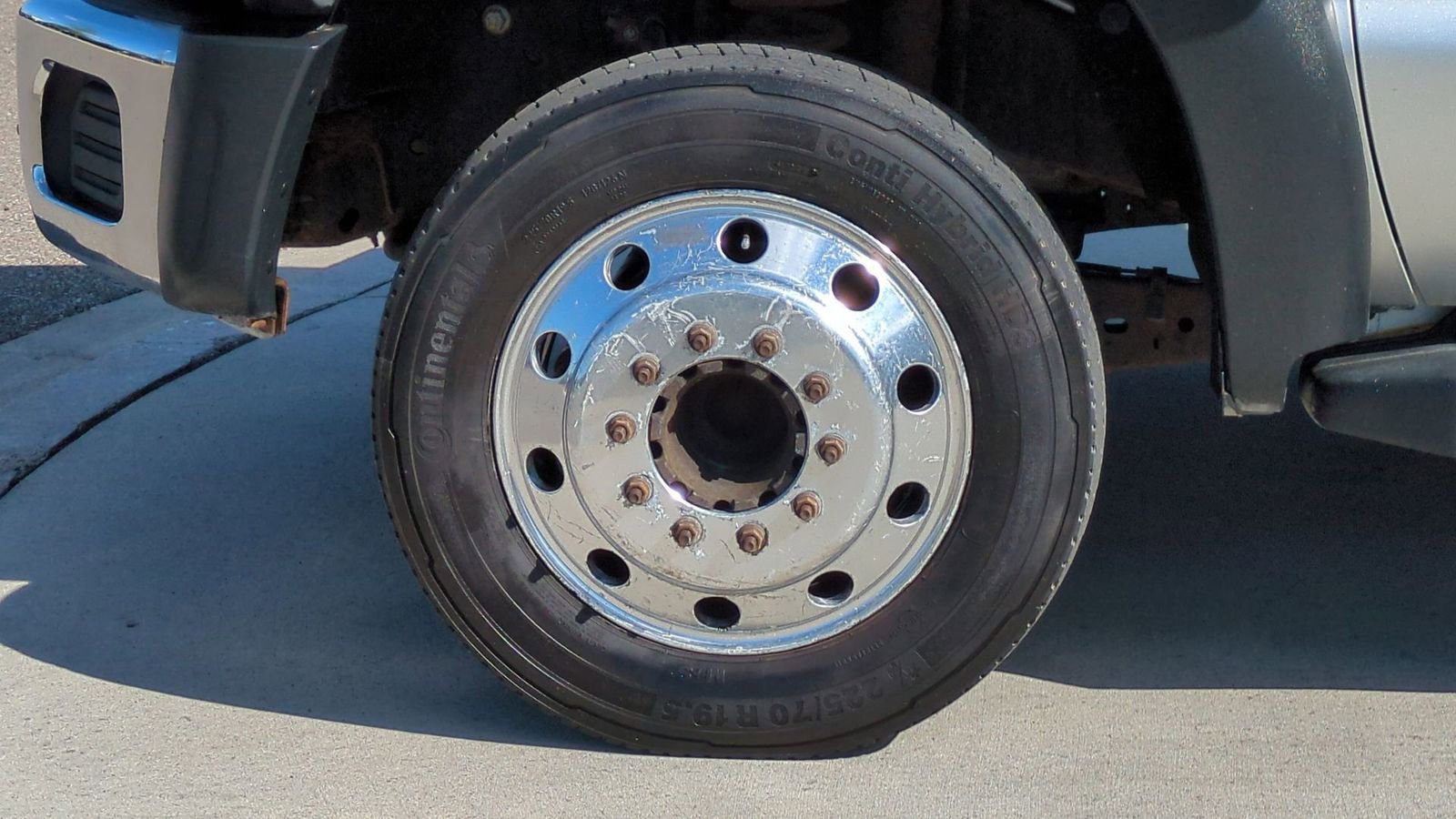 Used 2016 Ford F550 2WD Crew Cab Super Duty image 19