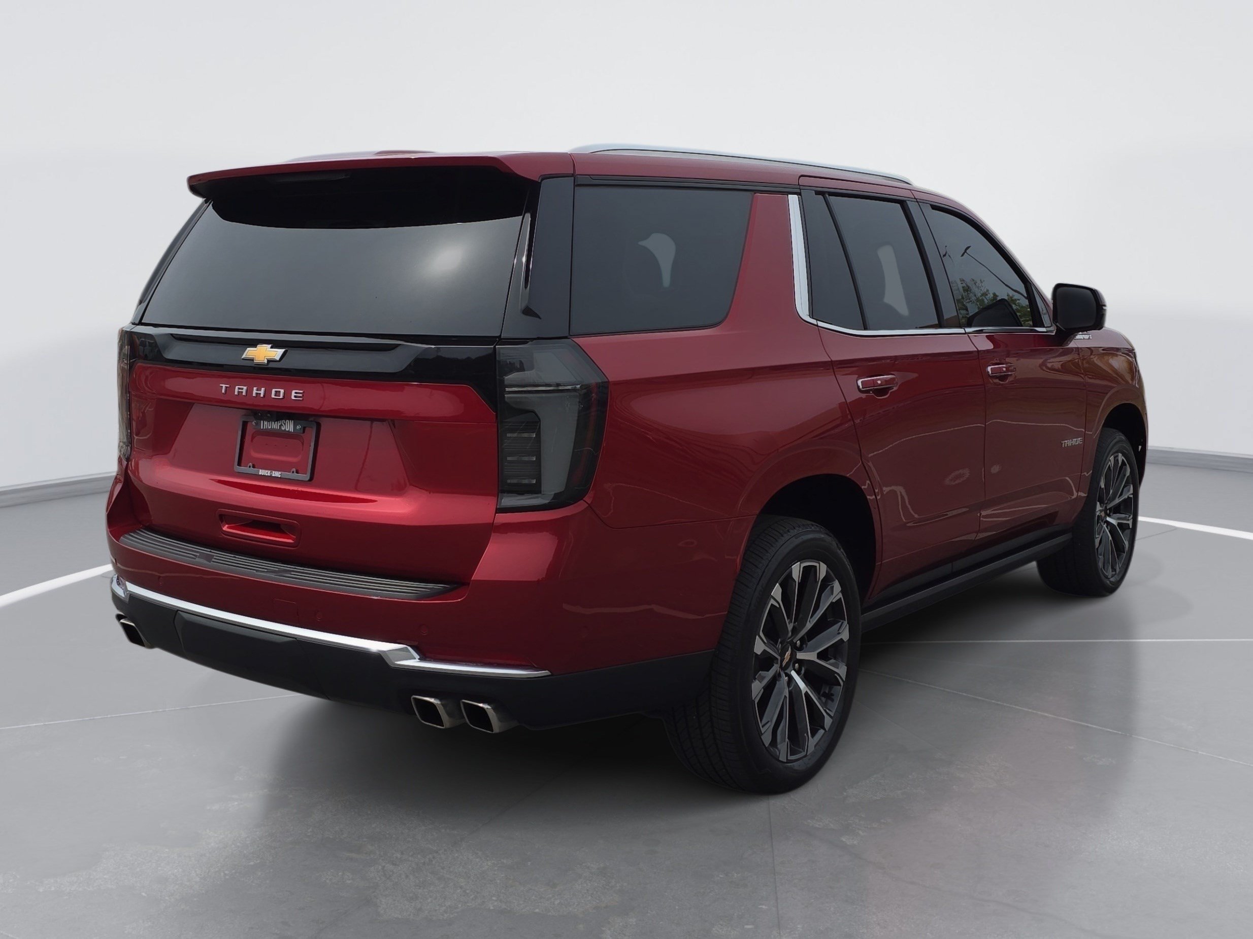 Used 2025 Chevrolet Tahoe High Country AWD/4WD image 3