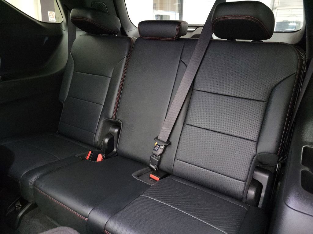 Certified 2024 Chevrolet Traverse RS image 11