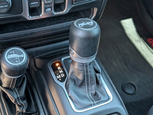 Used 2020 Jeep Wrangler Unlimited Sahara AWD/4WD image 29